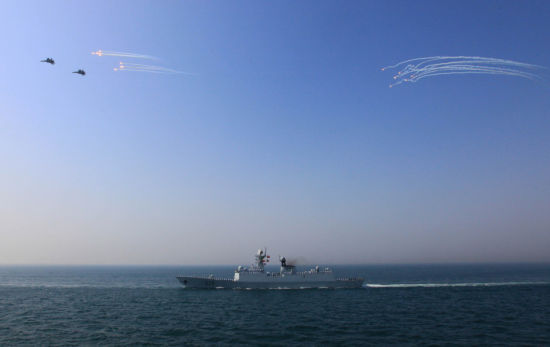 原文配圖：2012年4月，中俄“海上聯(lián)合-2012”軍事演習(xí)在黃海海域舉行。