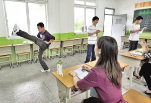 江蘇萬(wàn)人考幼兒男老師 激烈程度超公務(wù)員(圖)
