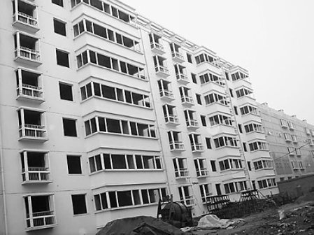 復(fù)式住宅樓，每套都在200多平方米。