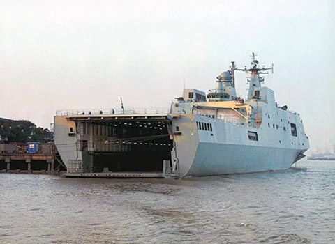 中國071船塢登陸艦。