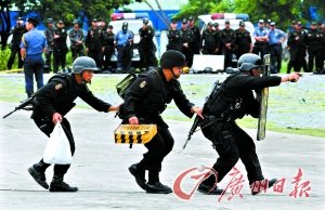3日，菲律賓警方舉行人質(zhì)解救演習(xí)。