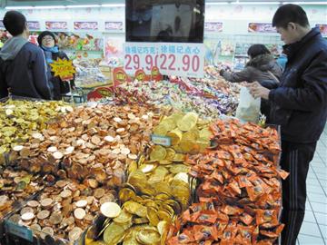 青島元旦開(kāi)門紅市民花錢不手軟 備年貨甩出7億