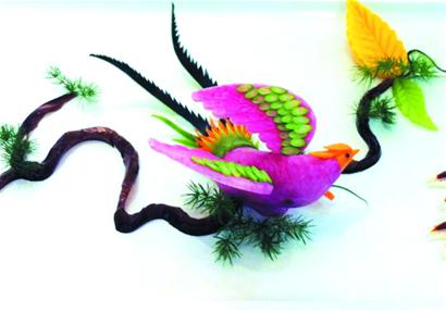 青島名廚用500斤鲅魚做頭菜 售價(jià)達(dá)1880元