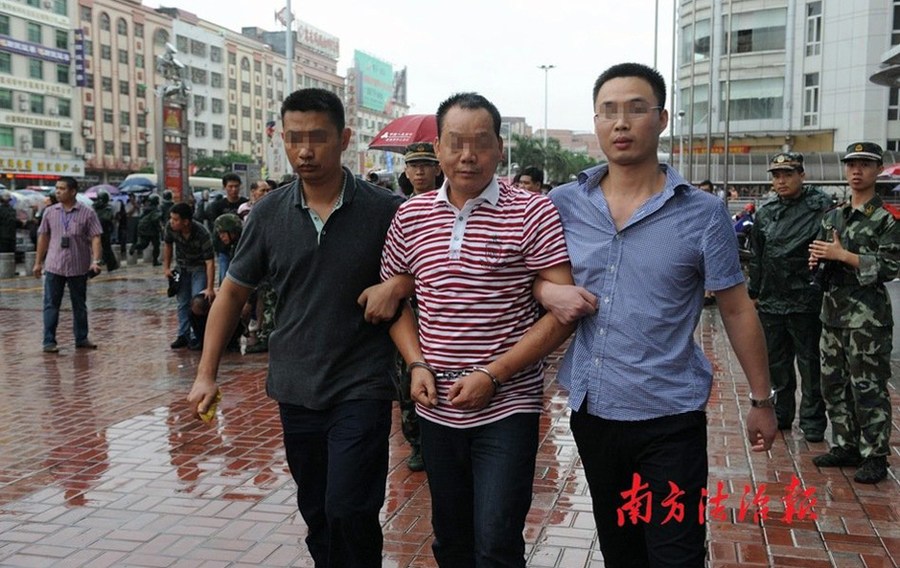 抓獲涉黑犯罪團(tuán)伙主犯胡某昇。南方法治報(bào) 錢文攀 攝