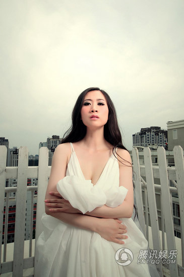 芙蓉姐姐罕見(jiàn)婚紗照