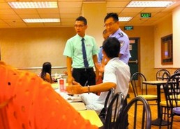麥當勞漢堡辣的顧客報警 被質(zhì)疑過度維權(quán)