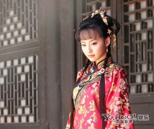 張嘉倪個(gè)人最漂亮的一次古裝其實(shí)她適合加點(diǎn)劉海的漢家古裝，清裝真的毀人