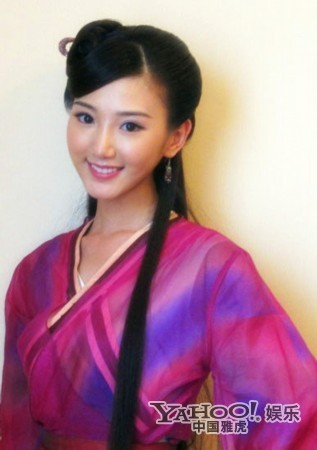 天涯明月刀——南宮翎，毛曉彤水靈靈的妹子，在天涯明月刀中的三個(gè)妹子lz一眼就相中了期待以后她更多的古裝造型