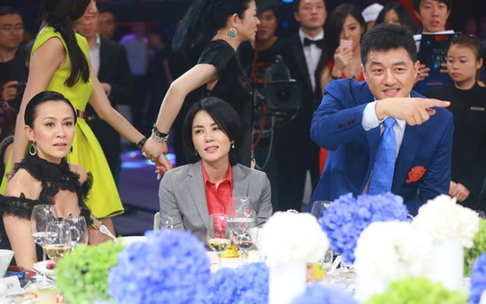 王菲李亞鵬慈善宴秀恩愛(ài) 天后再婚后性格大變