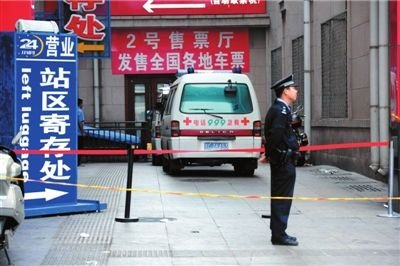 事故現(xiàn)場已拉起警戒線。本報記者徐曉帆攝