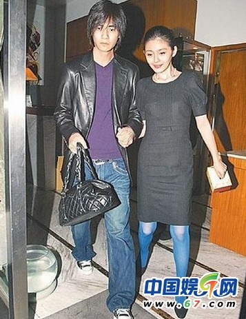 小S偶遇大S舊愛(ài)周渝民 熱情擁抱后各走各路