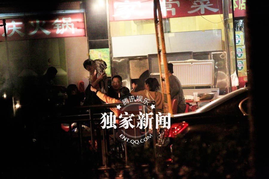 黃小蕾夜店醉酒 向寶馬男投懷送抱