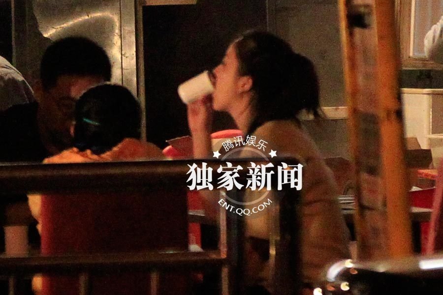 黃小蕾夜店醉酒 向寶馬男投懷送抱