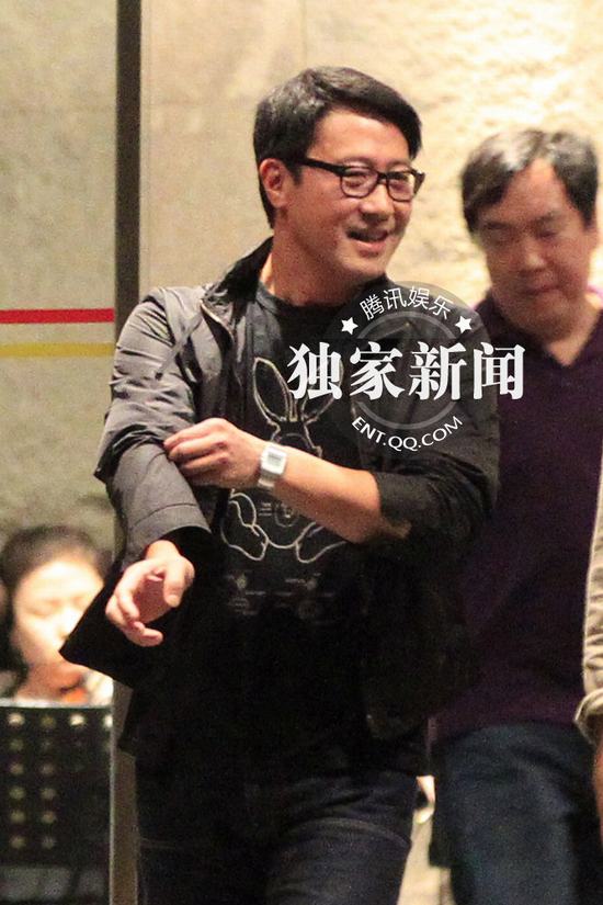 黎明與愛徒李治廷喝醉 北京千萬元?jiǎng)e墅首曝光