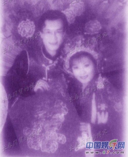 哈文李詠青澀結(jié)婚照曝光 大學(xué)愛情修成正果