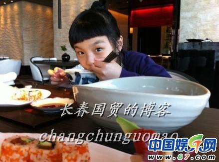 哈文李詠青澀結(jié)婚照曝光 大學(xué)愛(ài)情修成正果