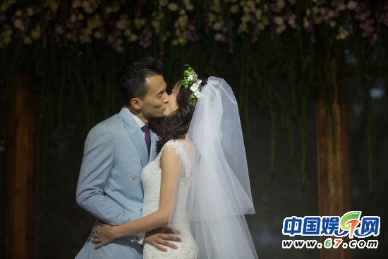 宋寧齊溪大婚大腕捧場(chǎng) 收成捆改口費(fèi)引驚呼