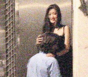 女星進(jìn)了夜店就狂放無(wú)限啊！