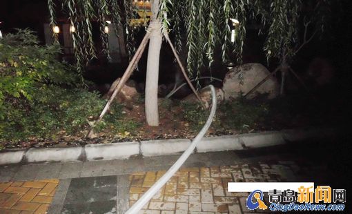 青島錦繡華城開消火栓竊水 刑警蹲點3天抓現(xiàn)行