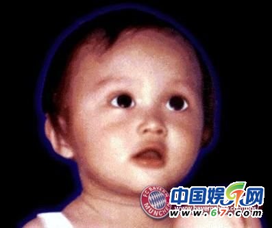 TVB明星兒時(shí)照 佘詩(shī)曼童年三點(diǎn)式比基尼照曝光
