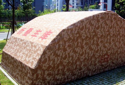 青島萬(wàn)元折疊車(chē)庫(kù)號(hào)稱防火 一點(diǎn)就著10分鐘燒毀