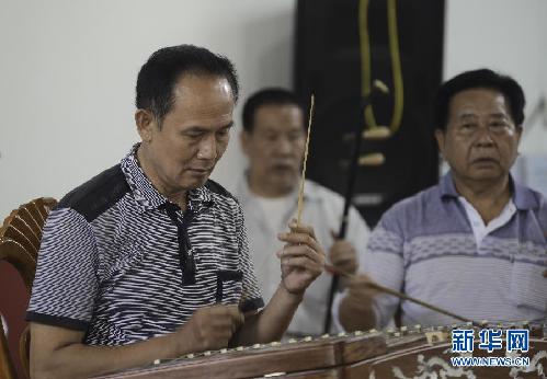 （走基層·迎接十八大·圖文互動(dòng)）（2）廣東潮州：老祠堂變民間文化新“殿堂”