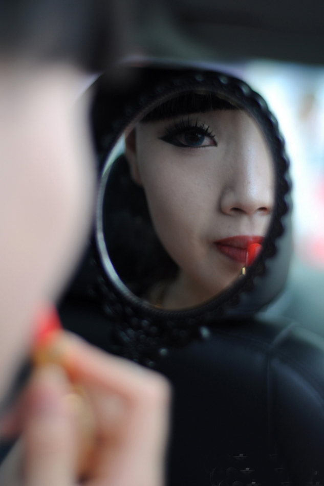 女學(xué)生用身體賺錢(qián)的辛酸與無(wú)奈