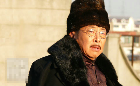 圖揭?jiàn)蕵?lè)圈人情冷暖 有人紅了忘本 有人知恩圖報(bào)