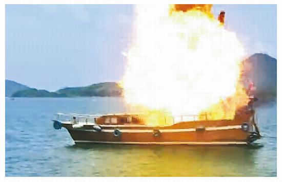 《雷霆掃毒》雷人穿幫：沙膽添沒(méi)瞎 徐子珊假睫毛亮了
