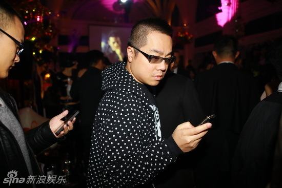 黃曉明生日派對(duì)化身蝙蝠俠 范冰冰劉亦菲到場(chǎng)未見女友Baby