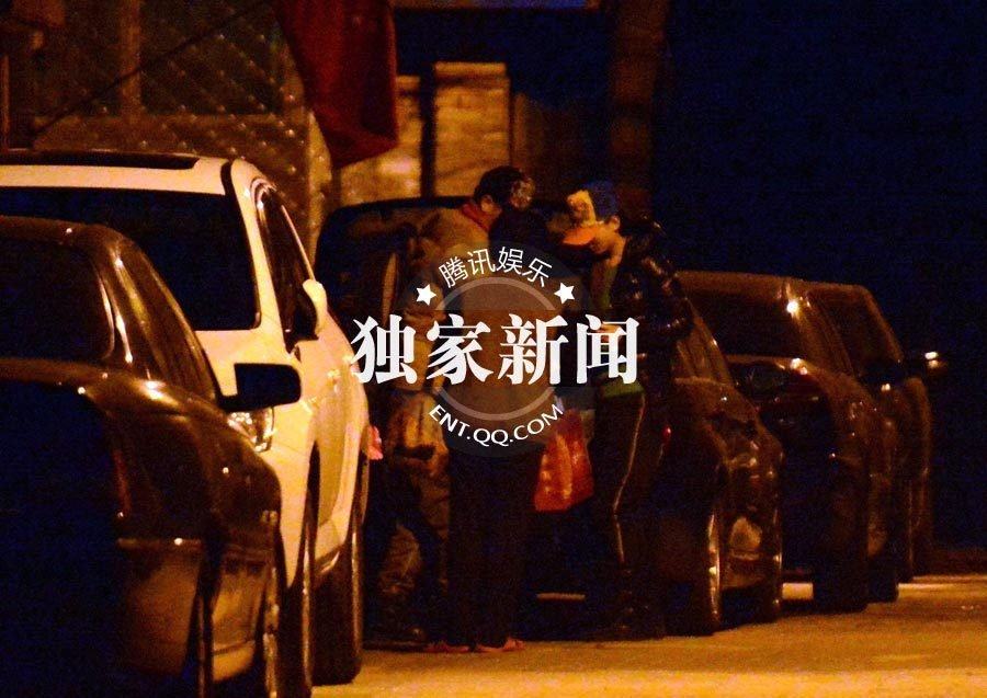 任重回京女友曝光似張儷百萬(wàn)豪車(chē)接機(jī) 直奔父母家已然成“熟人”