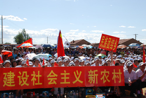在農(nóng)村看場(chǎng)娛樂節(jié)目真不容易呀