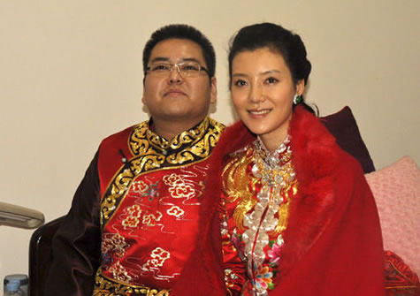 王寶強(qiáng)娶?；ㄟx美冠軍戀諧星 絕色女星嫁丑男(組圖)