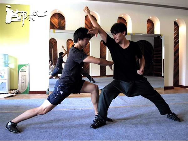 梁朝偉、章子怡、張震“拜師學(xué)藝”苦練功 《一代宗師》四大拳派戰(zhàn)江湖