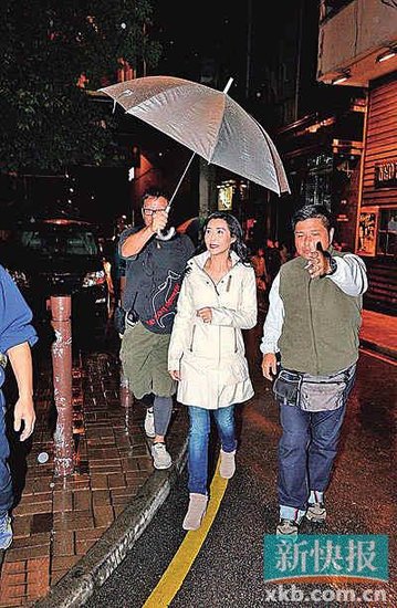 葉玉卿復出，豪門婦架勢足