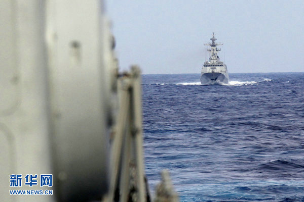 資料圖：11月中國(guó)艦艇編隊(duì)過(guò)宮古海峽。