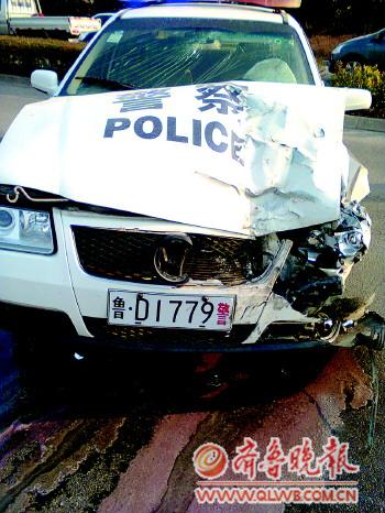 肇事警車。