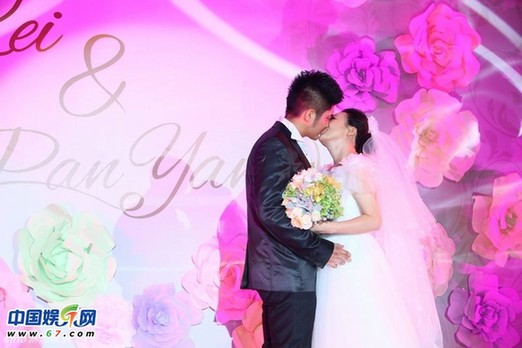 潘長(zhǎng)江之女潘陽婚禮高清照曝光