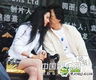 揭秘被成龍大哥強(qiáng)吻過(guò)的明星 男女通吃口味重