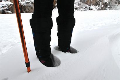 青島迎來(lái)入冬最大雪漫過(guò)腳踝 今明氣溫跌至-8℃