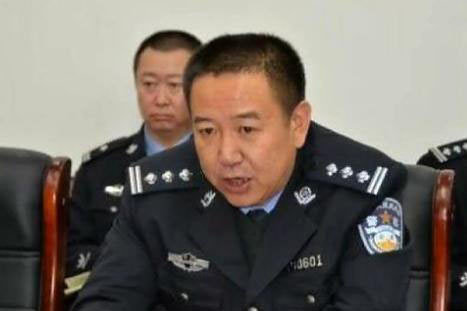 官員艷照頻出 木有節(jié)操??！