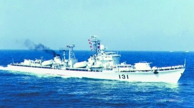 原文配圖：原東海艦隊(duì)所屬的驅(qū)逐艦131“南京”號改建成海監(jiān)執(zhí)法船，轉(zhuǎn)為中國海監(jiān)東?？傟?duì)屬下。