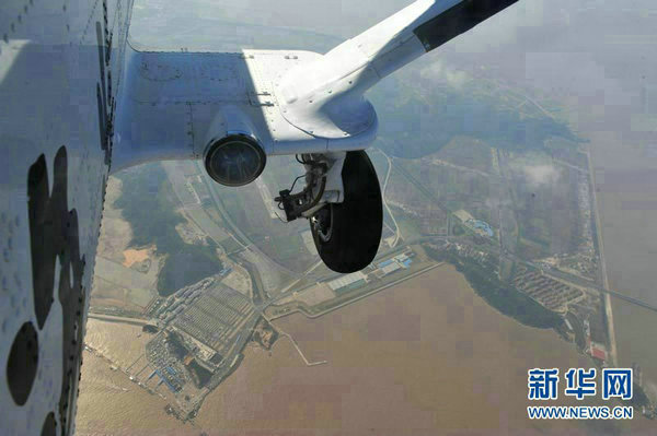 資料圖：中國海監(jiān)固定翼飛機進行海島保護專項巡查。