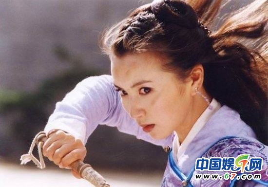 熒屏花語(yǔ)：古裝美人爭(zhēng)相斗艷 劉詩(shī)詩(shī)美艷如櫻花范冰冰嬌媚如睡蓮