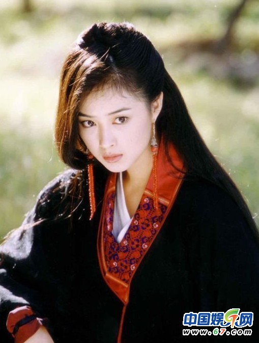 熒屏花語(yǔ)：古裝美人爭(zhēng)相斗艷 劉詩(shī)詩(shī)美艷如櫻花范冰冰嬌媚如睡蓮