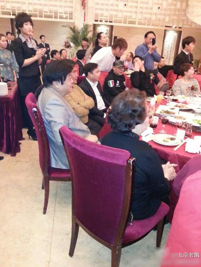 73歲趙忠祥壽宴內(nèi)場圖曝光 春晚老明星齊聚如晚會(huì)