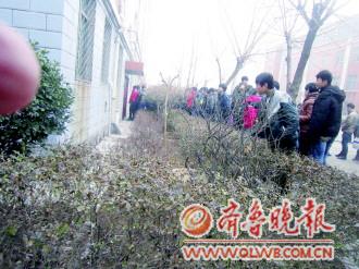 出事后,不少學(xué)生議論紛紛。