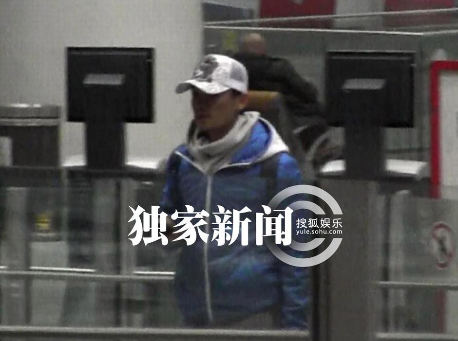 王寶強低調(diào)回京 愛妻開豪車接機共返愛巢