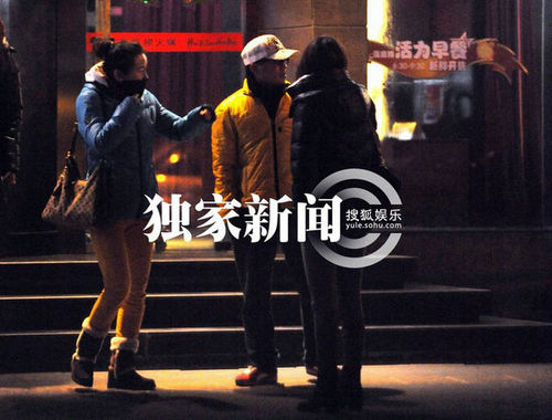 王寶強攜嬌妻吃火鍋解饞