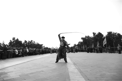 昨日上午，天壇公園上演清代祭天儀式，320人表演隊伍為歷年之最。新京報記者 浦峰 攝